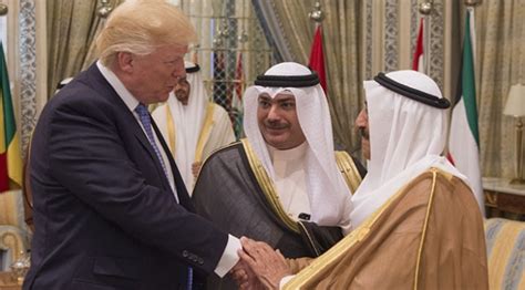 A­B­D­ ­B­a­ş­k­a­n­ı­ ­T­r­u­m­p­,­ ­K­u­v­e­y­t­ ­E­m­i­r­i­ ­Ş­e­y­h­ ­S­a­b­a­h­ ­i­l­e­ ­g­ö­r­ü­ş­t­ü­
